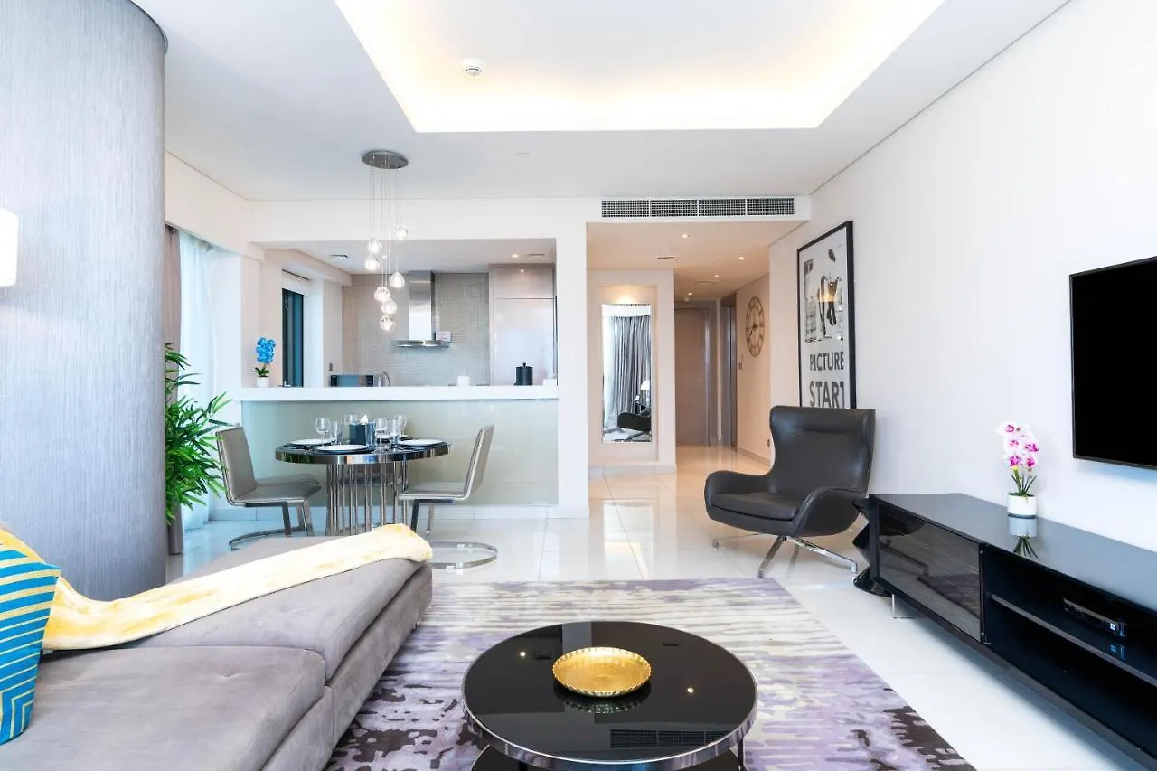 Globalstay Damac Towers By Paramount In Business Bay Dubai United Arab Emirates